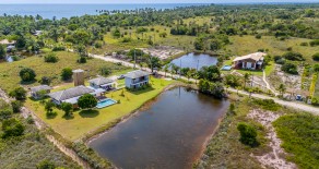 cav076 – Casa de alto padrão com piscina e vista para a lagoa no Teiú Village, Bombaça, Maraú, Bahia, Brasil